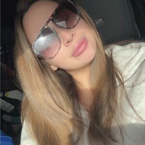 Meet your Posher, Jade